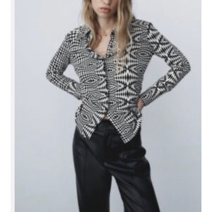 NWT Zara Monochrome Optical Illusion Geometric Collared Button Down Shirt SZ XS